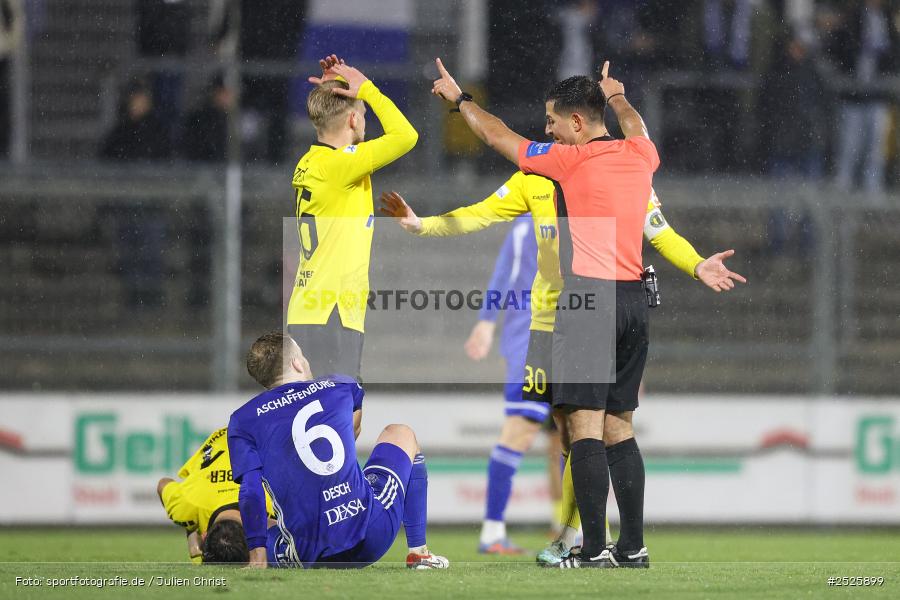 sport, action, Stadion am Schönbusch, SpVgg Bayreuth, SVA, SV Viktoria Aschaffenburg, Regionalliga Bayern, Fussball, BFV, BAY, Aschaffenburg, 28.11.2025, 20. Spieltag - Bild-ID: 2525899