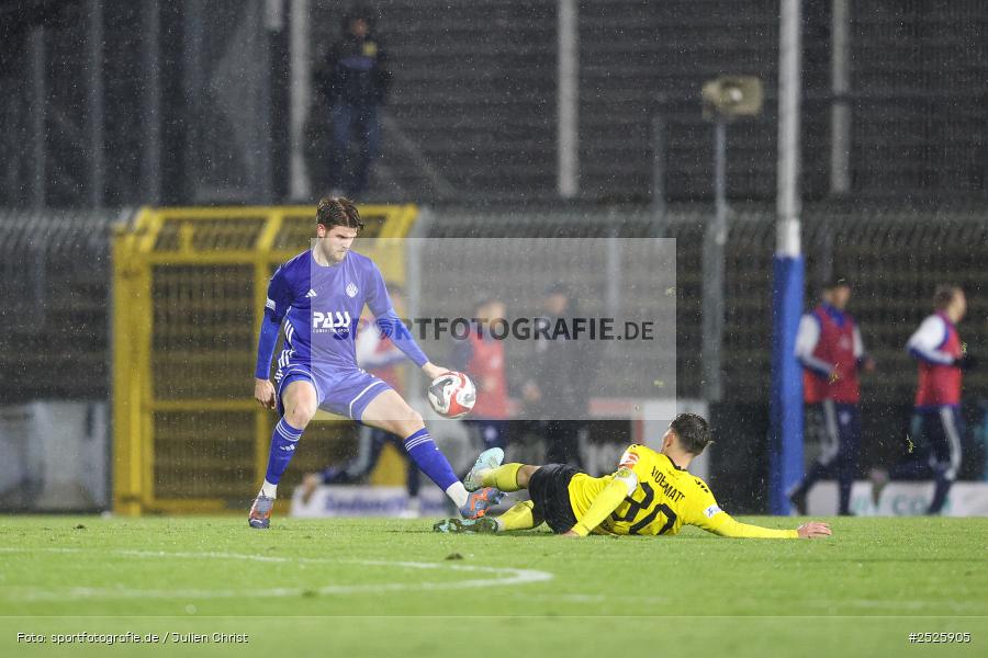 sport, action, Stadion am Schönbusch, SpVgg Bayreuth, SVA, SV Viktoria Aschaffenburg, Regionalliga Bayern, Fussball, BFV, BAY, Aschaffenburg, 28.11.2025, 20. Spieltag - Bild-ID: 2525905