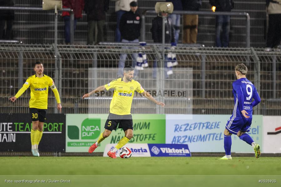 sport, action, Stadion am Schönbusch, SpVgg Bayreuth, SVA, SV Viktoria Aschaffenburg, Regionalliga Bayern, Fussball, BFV, BAY, Aschaffenburg, 28.11.2025, 20. Spieltag - Bild-ID: 2525923