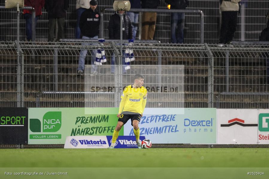 sport, action, Stadion am Schönbusch, SpVgg Bayreuth, SVA, SV Viktoria Aschaffenburg, Regionalliga Bayern, Fussball, BFV, BAY, Aschaffenburg, 28.11.2025, 20. Spieltag - Bild-ID: 2525924