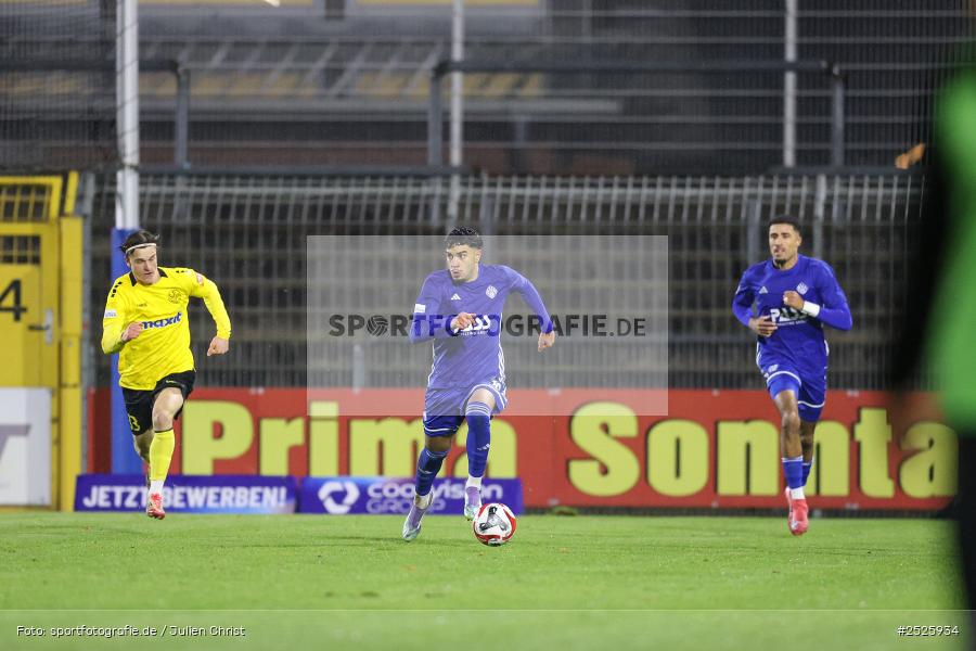 sport, action, Stadion am Schönbusch, SpVgg Bayreuth, SVA, SV Viktoria Aschaffenburg, Regionalliga Bayern, Fussball, BFV, BAY, Aschaffenburg, 28.11.2025, 20. Spieltag - Bild-ID: 2525934