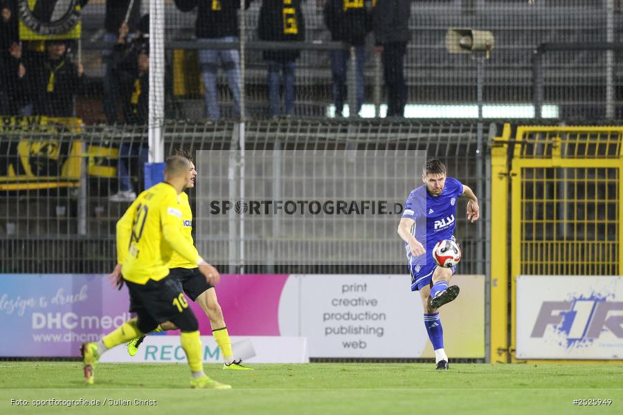 sport, action, Stadion am Schönbusch, SpVgg Bayreuth, SVA, SV Viktoria Aschaffenburg, Regionalliga Bayern, Fussball, BFV, BAY, Aschaffenburg, 28.11.2025, 20. Spieltag - Bild-ID: 2525949