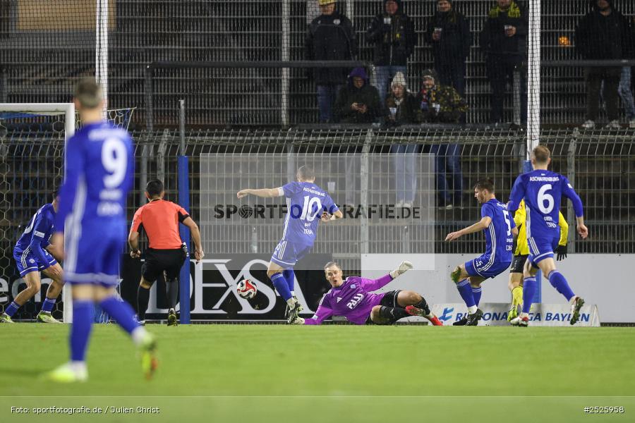 sport, action, Stadion am Schönbusch, SpVgg Bayreuth, SVA, SV Viktoria Aschaffenburg, Regionalliga Bayern, Fussball, BFV, BAY, Aschaffenburg, 28.11.2025, 20. Spieltag - Bild-ID: 2525958
