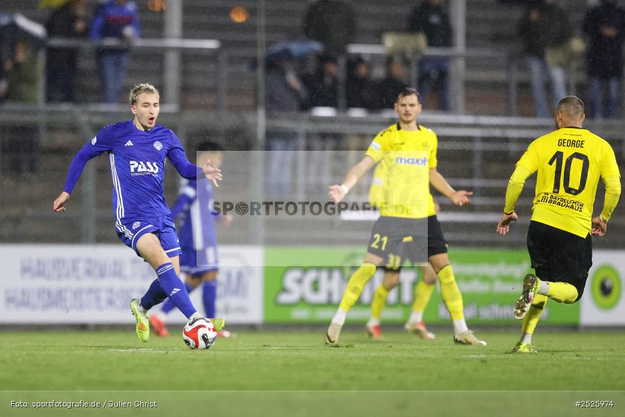 sport, action, Stadion am Schönbusch, SpVgg Bayreuth, SVA, SV Viktoria Aschaffenburg, Regionalliga Bayern, Fussball, BFV, BAY, Aschaffenburg, 28.11.2025, 20. Spieltag - Bild-ID: 2525974