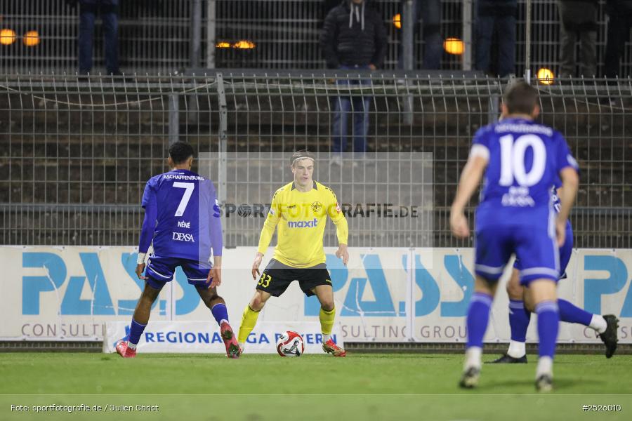sport, action, Stadion am Schönbusch, SpVgg Bayreuth, SVA, SV Viktoria Aschaffenburg, Regionalliga Bayern, Fussball, BFV, BAY, Aschaffenburg, 28.11.2025, 20. Spieltag - Bild-ID: 2526010