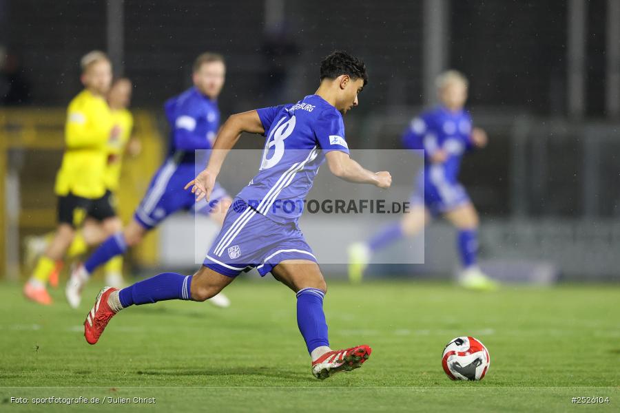 sport, action, Stadion am Schönbusch, SpVgg Bayreuth, SVA, SV Viktoria Aschaffenburg, Regionalliga Bayern, Fussball, BFV, BAY, Aschaffenburg, 28.11.2025, 20. Spieltag - Bild-ID: 2526104