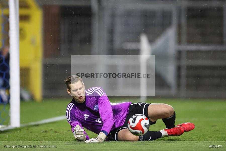 sport, action, Stadion am Schönbusch, SpVgg Bayreuth, SVA, SV Viktoria Aschaffenburg, Regionalliga Bayern, Fussball, BFV, BAY, Aschaffenburg, 28.11.2025, 20. Spieltag - Bild-ID: 2526119