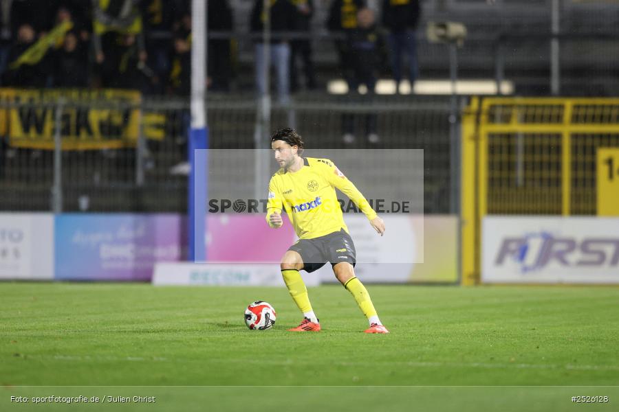 sport, action, Stadion am Schönbusch, SpVgg Bayreuth, SVA, SV Viktoria Aschaffenburg, Regionalliga Bayern, Fussball, BFV, BAY, Aschaffenburg, 28.11.2025, 20. Spieltag - Bild-ID: 2526128