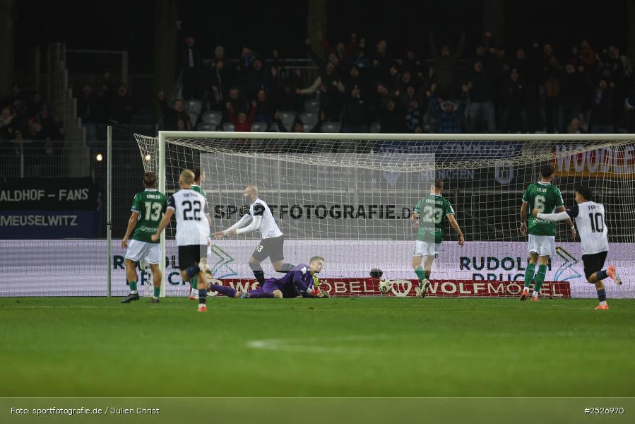 sport, action, Schweinfurt, Sachs-Stadion, SVW, SV Waldhof Mannheim, Fussball, FCS, DFB, 3. Liga, 29.11.2025, 16. Spieltag, 1. FC Schweinfurt 1905 - Bild-ID: 2526970