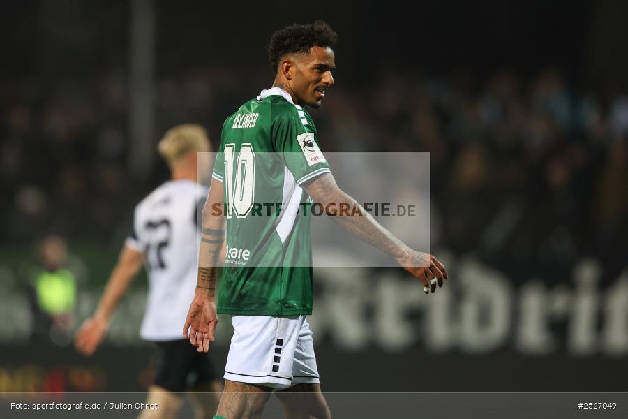 sport, action, Schweinfurt, Sachs-Stadion, SVW, SV Waldhof Mannheim, Fussball, FCS, DFB, 3. Liga, 29.11.2025, 16. Spieltag, 1. FC Schweinfurt 1905 - Bild-ID: 2527049