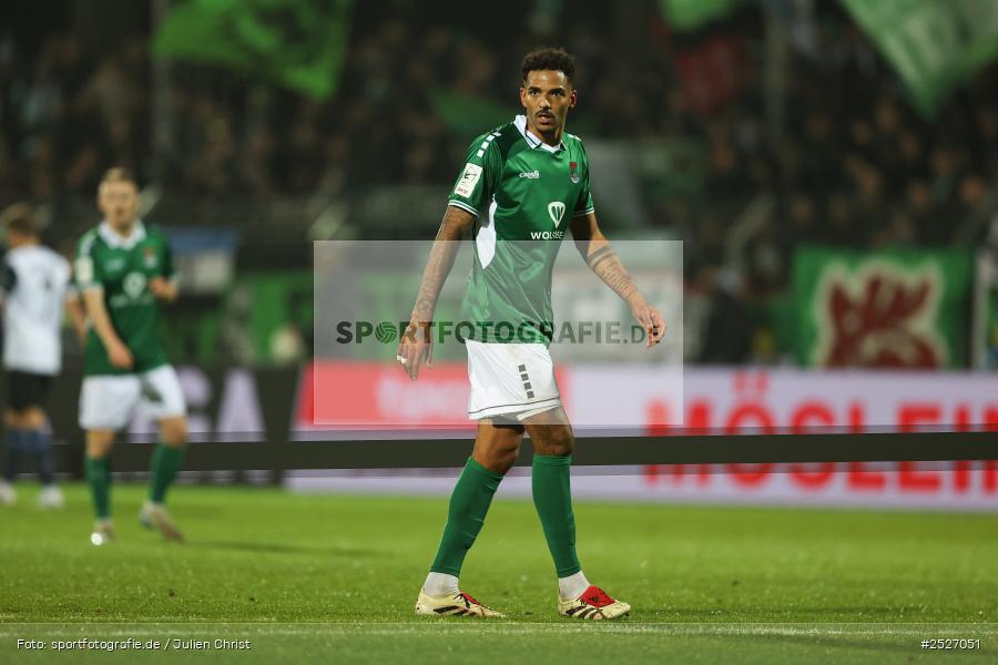 sport, action, Schweinfurt, Sachs-Stadion, SVW, SV Waldhof Mannheim, Fussball, FCS, DFB, 3. Liga, 29.11.2025, 16. Spieltag, 1. FC Schweinfurt 1905 - Bild-ID: 2527051