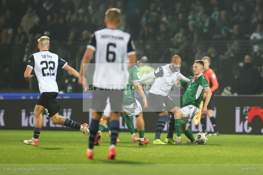 sport, action, Schweinfurt, Sachs-Stadion, SVW, SV Waldhof Mannheim, Fussball, FCS, DFB, 3. Liga, 29.11.2025, 16. Spieltag, 1. FC Schweinfurt 1905 - Bild-ID: 2527057