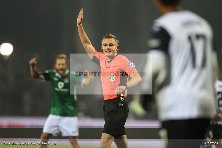 sport, action, Schweinfurt, Sachs-Stadion, SVW, SV Waldhof Mannheim, Fussball, FCS, DFB, 3. Liga, 29.11.2025, 16. Spieltag, 1. FC Schweinfurt 1905 - Bild-ID: 2527089