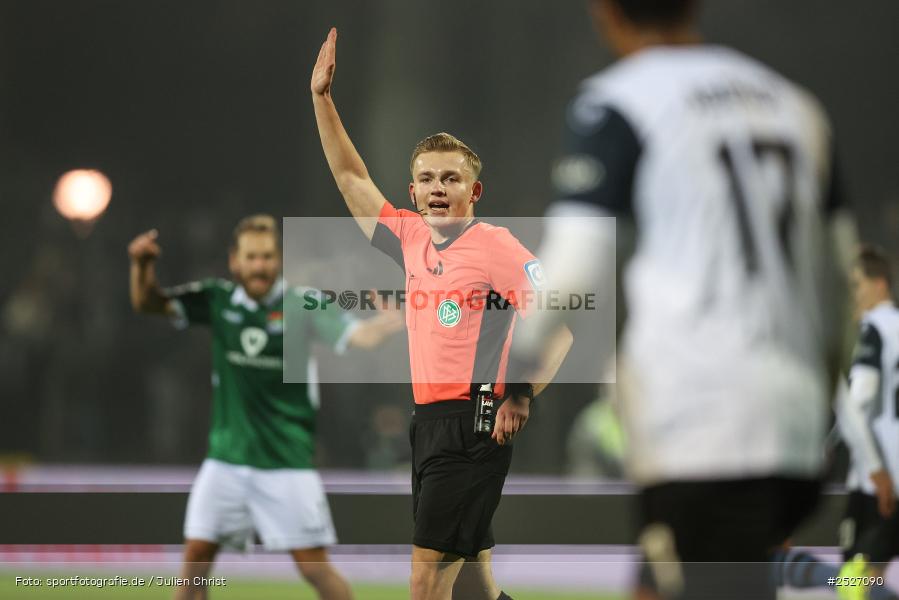 sport, action, Schweinfurt, Sachs-Stadion, SVW, SV Waldhof Mannheim, Fussball, FCS, DFB, 3. Liga, 29.11.2025, 16. Spieltag, 1. FC Schweinfurt 1905 - Bild-ID: 2527090