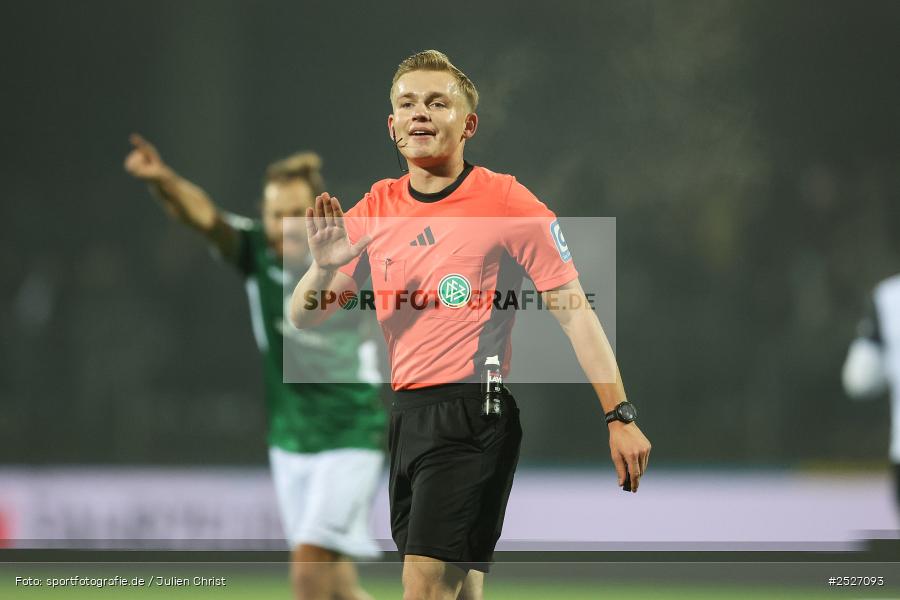 sport, action, Schweinfurt, Sachs-Stadion, SVW, SV Waldhof Mannheim, Fussball, FCS, DFB, 3. Liga, 29.11.2025, 16. Spieltag, 1. FC Schweinfurt 1905 - Bild-ID: 2527093