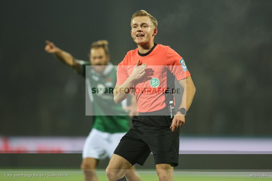 sport, action, Schweinfurt, Sachs-Stadion, SVW, SV Waldhof Mannheim, Fussball, FCS, DFB, 3. Liga, 29.11.2025, 16. Spieltag, 1. FC Schweinfurt 1905 - Bild-ID: 2527094