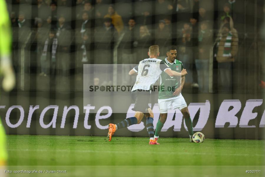 sport, action, Schweinfurt, Sachs-Stadion, SVW, SV Waldhof Mannheim, Fussball, FCS, DFB, 3. Liga, 29.11.2025, 16. Spieltag, 1. FC Schweinfurt 1905 - Bild-ID: 2527171
