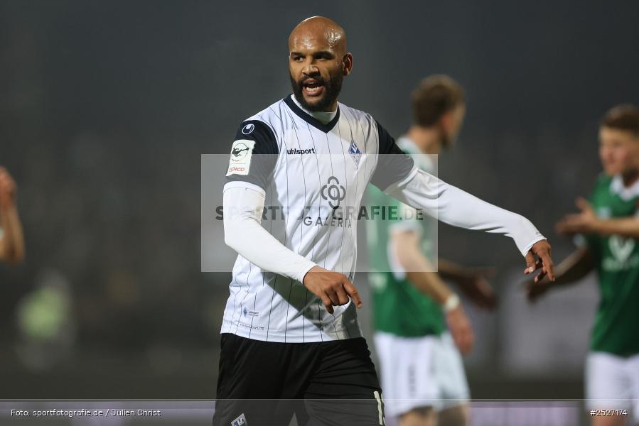 sport, action, Schweinfurt, Sachs-Stadion, SVW, SV Waldhof Mannheim, Fussball, FCS, DFB, 3. Liga, 29.11.2025, 16. Spieltag, 1. FC Schweinfurt 1905 - Bild-ID: 2527174