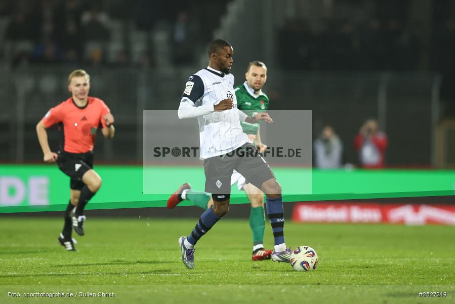 sport, action, Schweinfurt, Sachs-Stadion, SVW, SV Waldhof Mannheim, Fussball, FCS, DFB, 3. Liga, 29.11.2025, 16. Spieltag, 1. FC Schweinfurt 1905 - Bild-ID: 2527249