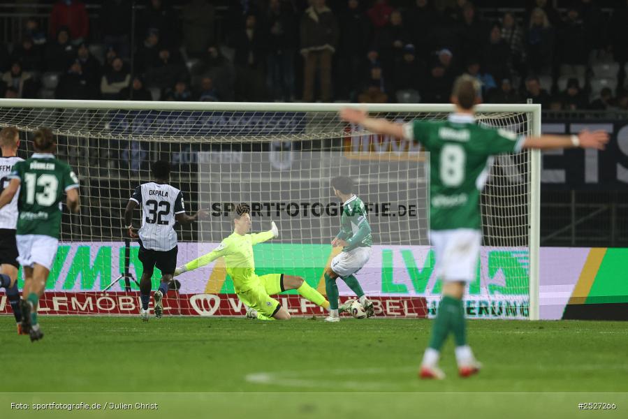 sport, action, Schweinfurt, Sachs-Stadion, SVW, SV Waldhof Mannheim, Fussball, FCS, DFB, 3. Liga, 29.11.2025, 16. Spieltag, 1. FC Schweinfurt 1905 - Bild-ID: 2527266