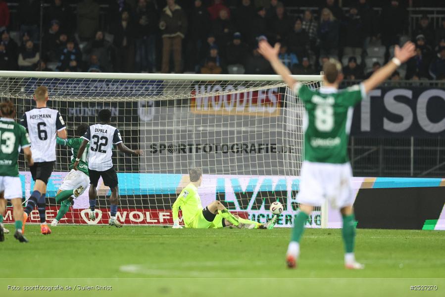 sport, action, Schweinfurt, Sachs-Stadion, SVW, SV Waldhof Mannheim, Fussball, FCS, DFB, 3. Liga, 29.11.2025, 16. Spieltag, 1. FC Schweinfurt 1905 - Bild-ID: 2527270