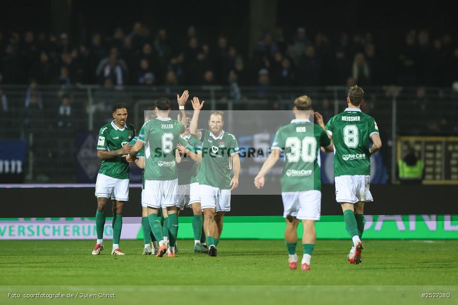 sport, action, Schweinfurt, Sachs-Stadion, SVW, SV Waldhof Mannheim, Fussball, FCS, DFB, 3. Liga, 29.11.2025, 16. Spieltag, 1. FC Schweinfurt 1905 - Bild-ID: 2527280