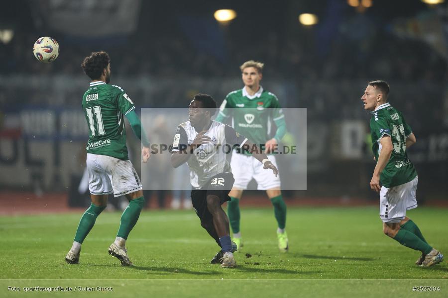 sport, action, Schweinfurt, Sachs-Stadion, SVW, SV Waldhof Mannheim, Fussball, FCS, DFB, 3. Liga, 29.11.2025, 16. Spieltag, 1. FC Schweinfurt 1905 - Bild-ID: 2527604