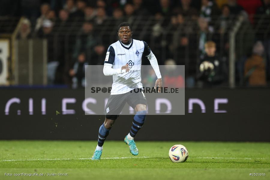 sport, action, Schweinfurt, Sachs-Stadion, SVW, SV Waldhof Mannheim, Fussball, FCS, DFB, 3. Liga, 29.11.2025, 16. Spieltag, 1. FC Schweinfurt 1905 - Bild-ID: 2527616