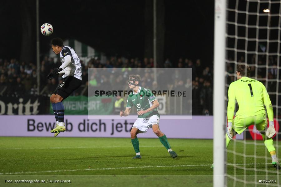 sport, action, Schweinfurt, Sachs-Stadion, SVW, SV Waldhof Mannheim, Fussball, FCS, DFB, 3. Liga, 29.11.2025, 16. Spieltag, 1. FC Schweinfurt 1905 - Bild-ID: 2527650