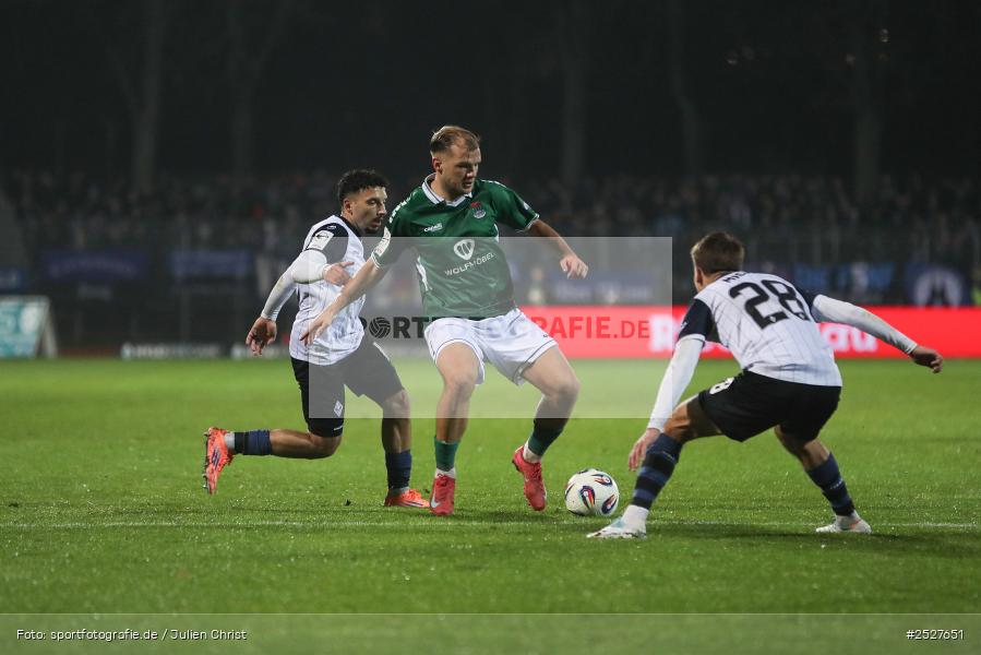 sport, action, Schweinfurt, Sachs-Stadion, SVW, SV Waldhof Mannheim, Fussball, FCS, DFB, 3. Liga, 29.11.2025, 16. Spieltag, 1. FC Schweinfurt 1905 - Bild-ID: 2527651