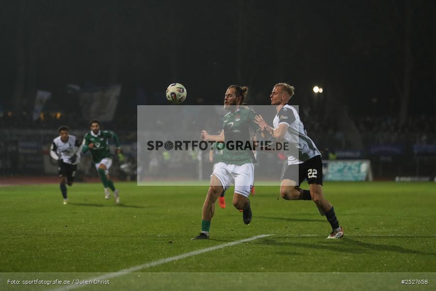 sport, action, Schweinfurt, Sachs-Stadion, SVW, SV Waldhof Mannheim, Fussball, FCS, DFB, 3. Liga, 29.11.2025, 16. Spieltag, 1. FC Schweinfurt 1905 - Bild-ID: 2527658