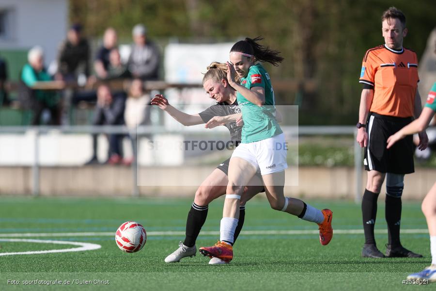 sport, Viertelfinale, Veitshöchheim, Sportgelände, SV 1928 Veitshöchheim, Hiscox Bezirkspokal Frauen, Fussball, BFV, 1. FC Schweinfurt, 06.04.2026 - Bild-ID: 2550021