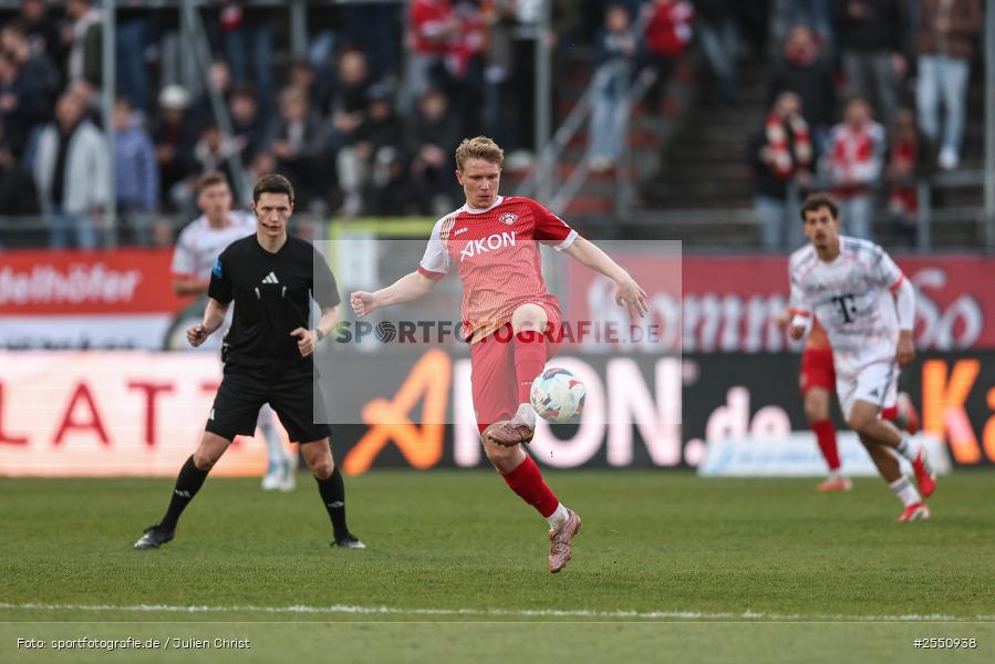 sport, Würzburg, Regionalliga Bayern, Fussball, FC Würzburger Kickers, FC Bayern München II, BFV, AKON Arena, 28. Spieltag, 10.04.2026 - Bild-ID: 2550938