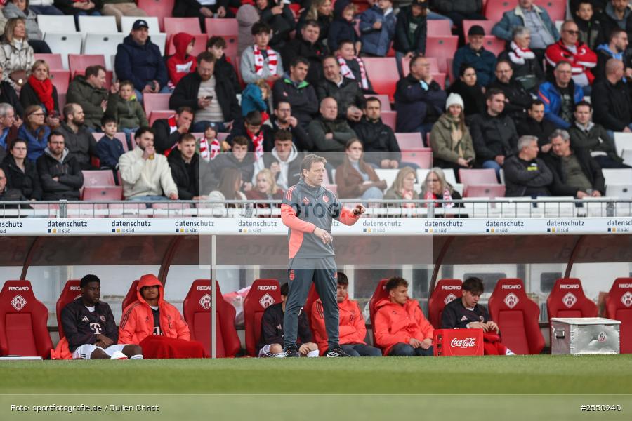 sport, Würzburg, Regionalliga Bayern, Fussball, FC Würzburger Kickers, FC Bayern München II, BFV, AKON Arena, 28. Spieltag, 10.04.2026 - Bild-ID: 2550940