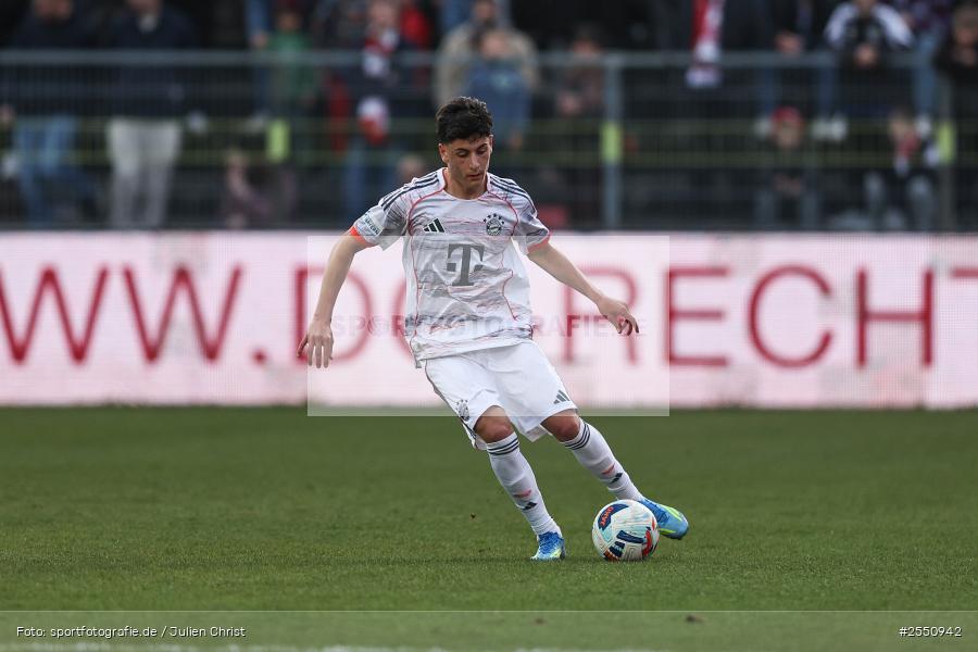 sport, Würzburg, Regionalliga Bayern, Fussball, FC Würzburger Kickers, FC Bayern München II, BFV, AKON Arena, 28. Spieltag, 10.04.2026 - Bild-ID: 2550942