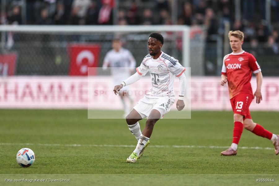 sport, Würzburg, Regionalliga Bayern, Fussball, FC Würzburger Kickers, FC Bayern München II, BFV, AKON Arena, 28. Spieltag, 10.04.2026 - Bild-ID: 2550944