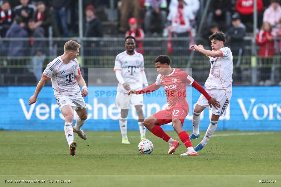sport, Würzburg, Regionalliga Bayern, Fussball, FC Würzburger Kickers, FC Bayern München II, BFV, AKON Arena, 28. Spieltag, 10.04.2026 - Bild-ID: 2550951
