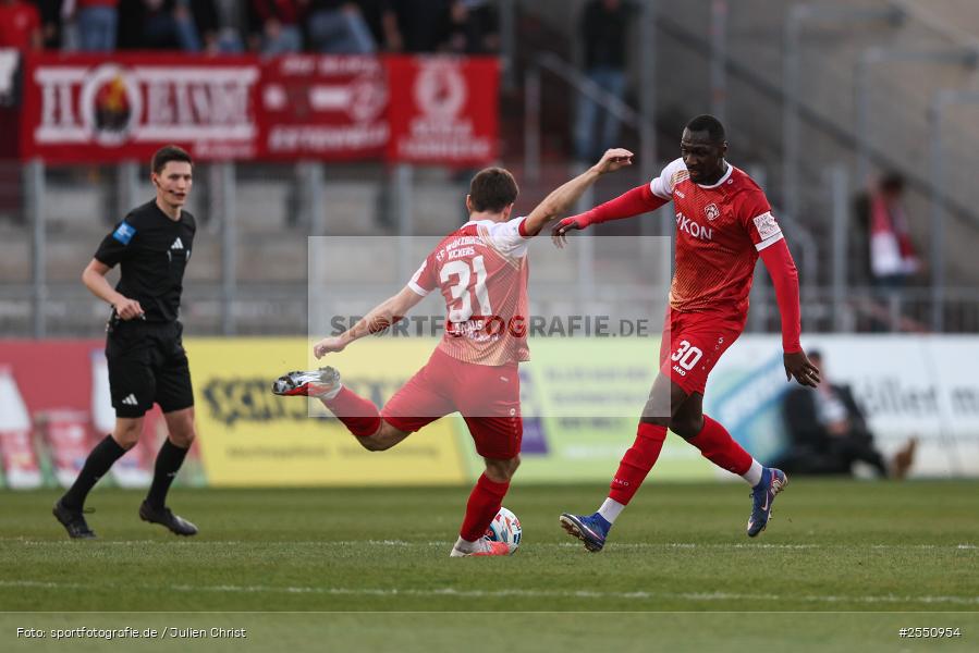 sport, Würzburg, Regionalliga Bayern, Fussball, FC Würzburger Kickers, FC Bayern München II, BFV, AKON Arena, 28. Spieltag, 10.04.2026 - Bild-ID: 2550954