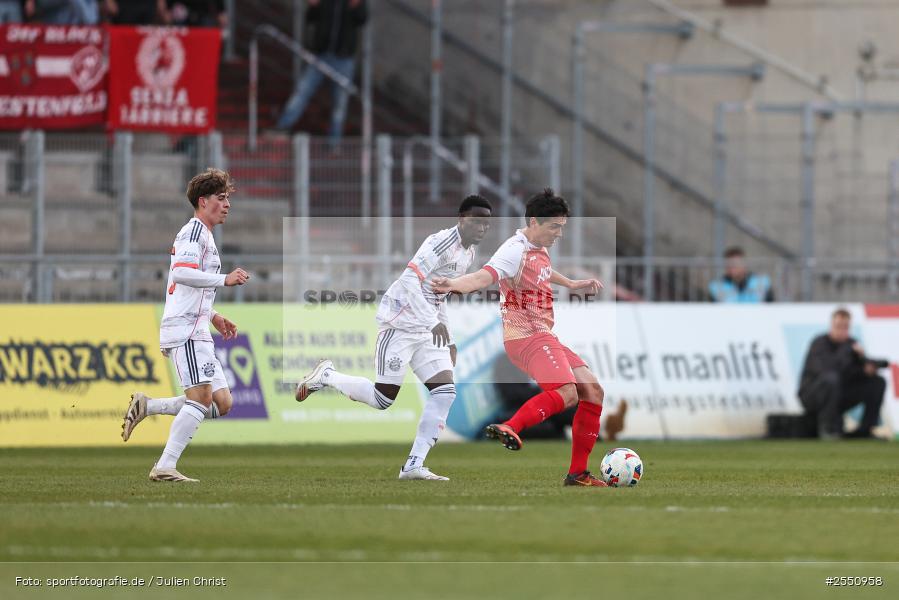 sport, Würzburg, Regionalliga Bayern, Fussball, FC Würzburger Kickers, FC Bayern München II, BFV, AKON Arena, 28. Spieltag, 10.04.2026 - Bild-ID: 2550958