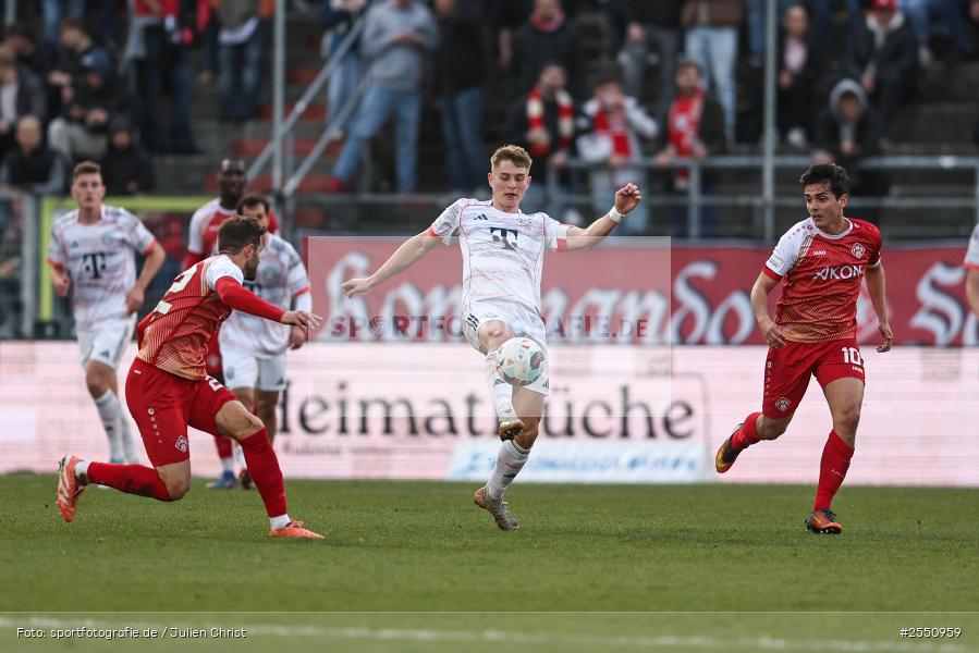 sport, Würzburg, Regionalliga Bayern, Fussball, FC Würzburger Kickers, FC Bayern München II, BFV, AKON Arena, 28. Spieltag, 10.04.2026 - Bild-ID: 2550959