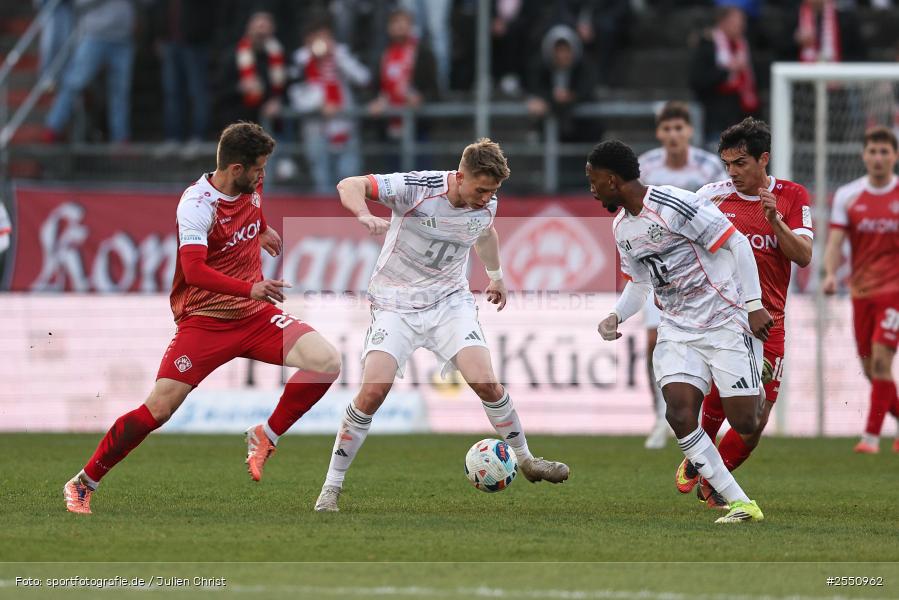 sport, Würzburg, Regionalliga Bayern, Fussball, FC Würzburger Kickers, FC Bayern München II, BFV, AKON Arena, 28. Spieltag, 10.04.2026 - Bild-ID: 2550962