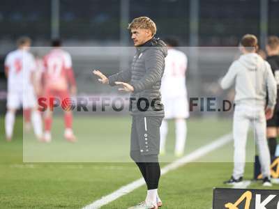 Fotos von FC Würzburger Kickers - FC Bayern München II auf sportfotografie.de