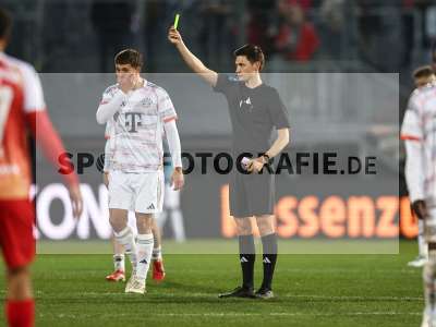 Fotos von FC Würzburger Kickers - FC Bayern München II auf sportfotografie.de