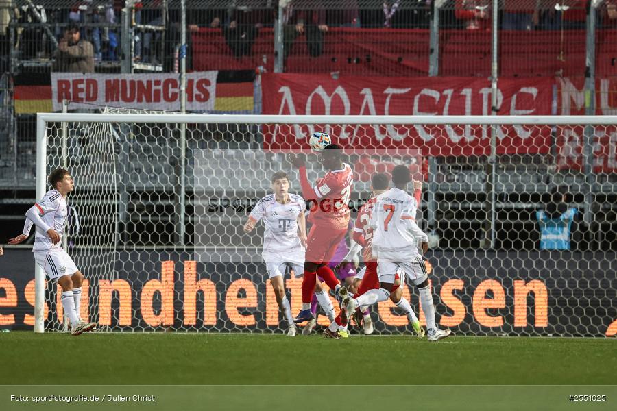 sport, Würzburg, Regionalliga Bayern, Fussball, FC Würzburger Kickers, FC Bayern München II, BFV, AKON Arena, 28. Spieltag, 10.04.2026 - Bild-ID: 2551025