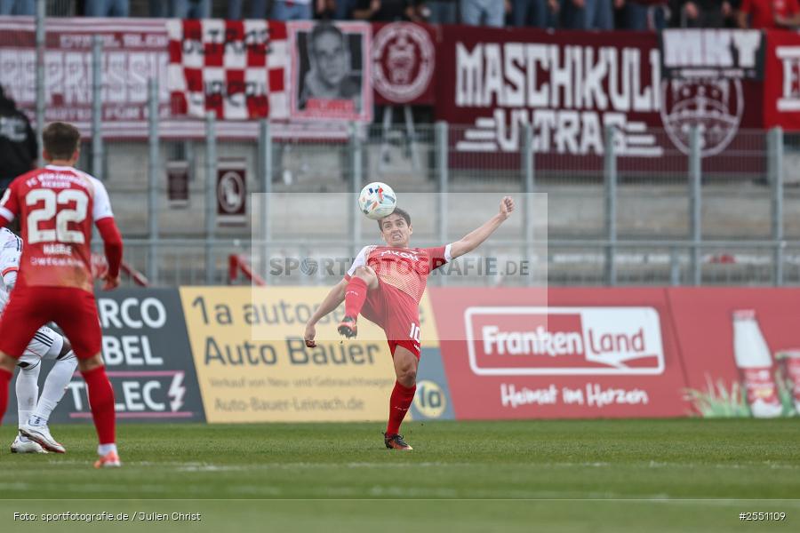 sport, Würzburg, Regionalliga Bayern, Fussball, FC Würzburger Kickers, FC Bayern München II, BFV, AKON Arena, 28. Spieltag, 10.04.2026 - Bild-ID: 2551109