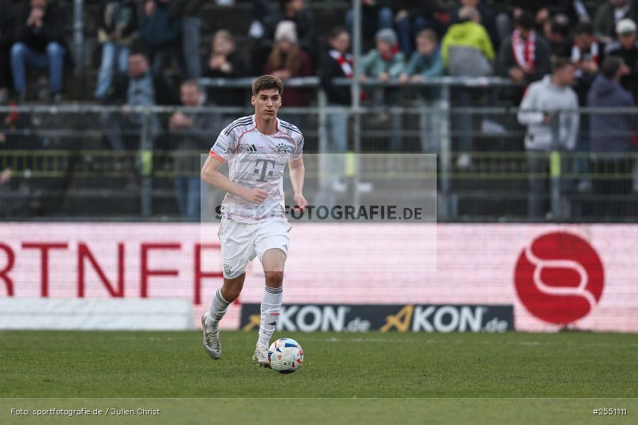 sport, Würzburg, Regionalliga Bayern, Fussball, FC Würzburger Kickers, FC Bayern München II, BFV, AKON Arena, 28. Spieltag, 10.04.2026 - Bild-ID: 2551111