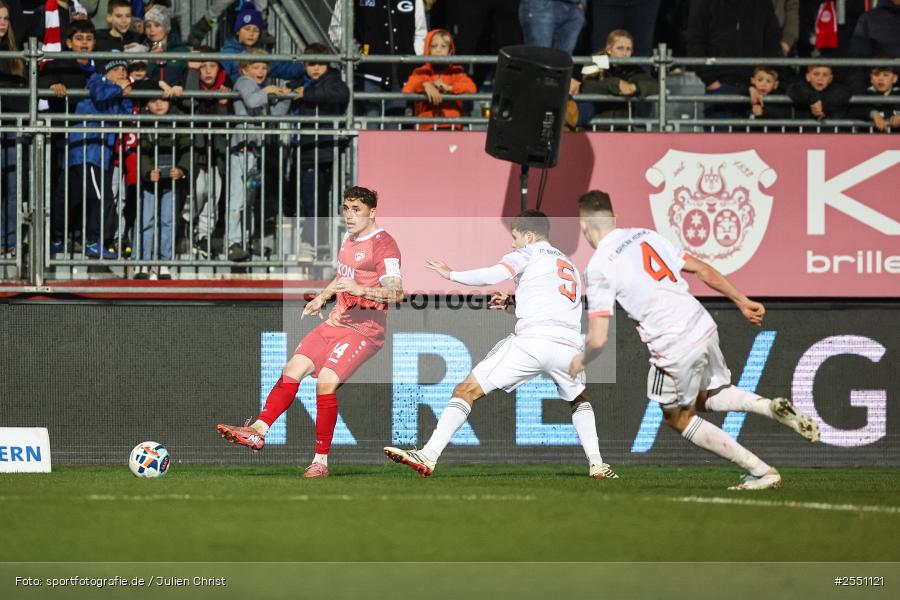 sport, Würzburg, Regionalliga Bayern, Fussball, FC Würzburger Kickers, FC Bayern München II, BFV, AKON Arena, 28. Spieltag, 10.04.2026 - Bild-ID: 2551121