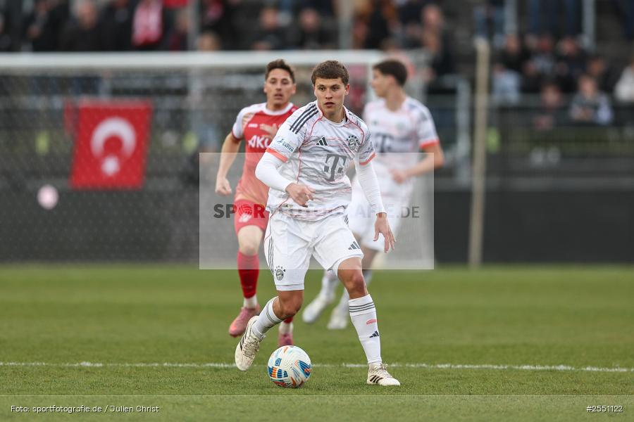 sport, Würzburg, Regionalliga Bayern, Fussball, FC Würzburger Kickers, FC Bayern München II, BFV, AKON Arena, 28. Spieltag, 10.04.2026 - Bild-ID: 2551122