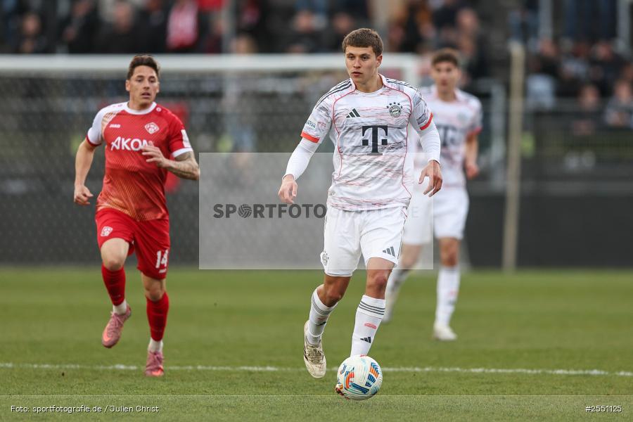 sport, Würzburg, Regionalliga Bayern, Fussball, FC Würzburger Kickers, FC Bayern München II, BFV, AKON Arena, 28. Spieltag, 10.04.2026 - Bild-ID: 2551125