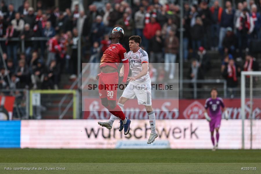 sport, Würzburg, Regionalliga Bayern, Fussball, FC Würzburger Kickers, FC Bayern München II, BFV, AKON Arena, 28. Spieltag, 10.04.2026 - Bild-ID: 2551135